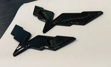 Load image into Gallery viewer, C6 Corvette Z06 ZO6 ZR1 Grand Sport Carbon Fiber HydroGraphics / Custom Painted Bumper Emblem