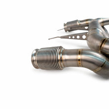 Load image into Gallery viewer, Fabspeed McLaren 720S Supreme Titanium X-Pipe Exhaust System (2017+)