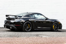 Load image into Gallery viewer, Porsche 718 GT4 Clubsport SOUL Sport Package