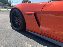 Load image into Gallery viewer, 2006 - 2013 C6 Corvette Z06 ZO6 505HP Carbon Fiber HydroGraphics Fender Emblems