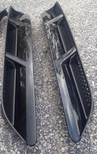Load image into Gallery viewer, Corvette C7 Stingray Body Color Painted Front Fender Grilles OEM GM