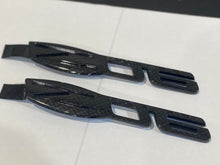 Load image into Gallery viewer, 2006 - 2013 C6 Corvette Z06 ZO6 505HP Carbon Fiber HydroGraphics Fender Emblems