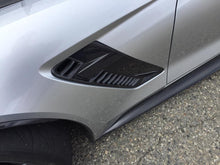 Load image into Gallery viewer, 2015 - 2019 Corvette C7 Z06 Carbon Fiber Side Fender Vents