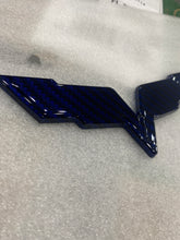 Load image into Gallery viewer, C6 Corvette Z06 ZO6 ZR1 Grand Sport Carbon Fiber HydroGraphics / Custom Painted Bumper Emblem