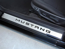 Load image into Gallery viewer, 2010-2014 MUSTANG - OUTER DOOR SILLS W/BLACK CARBON FIBER &#39;MUSTANG&#39; INLAY 2PC | POLISHED/BRUSHED STAINLESS STEEL
