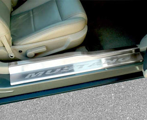 2005-2009 MUSTANG V6/GT - DOOR SILLS ETCHED MUSTANG 4PC | BRUSHED STAINLESS STEEL