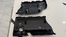 Load image into Gallery viewer, 2008 - 2013 Corvette C6 LS3 Fuel Rail Engine Covers OEM GM - Brand New - 12600987 12600988
