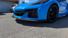 Load image into Gallery viewer, CORVETTE C8 Z06 VISIBLE CARBON FIBER SPLITTER FRONT LIP

