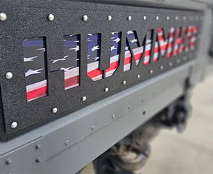 HUMVEE TAILGATE PLATE INSERT-BLACK ABS BACKING W/BLACK ABS TOP PLATE (HUMMER STYLE W/AMERICAN FLAG)