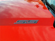 Load image into Gallery viewer, CAMARO SS - &#39;SS&#39; EMBLEMS 2PC | POLISHED STAINLESS STEEL AND FAUX CARBON FIBER
