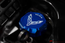 Load image into Gallery viewer, C8 CORVETTE FLAG BILLET Z06 OIL CAP COVER - BLACK, BLUE OR RED
