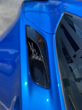 Load image into Gallery viewer, Corvette C7 Z06 Grand Sport Style Carbon Fiber / Painted Rear Quarter Panel Scoop Vents - Upper
